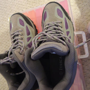 Brand new Itasca women's hiking boots